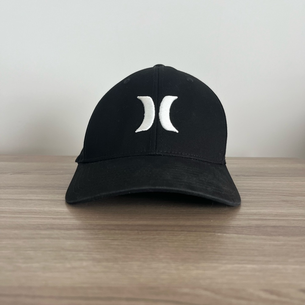 Hurley Mens Black Fitted Hat Small